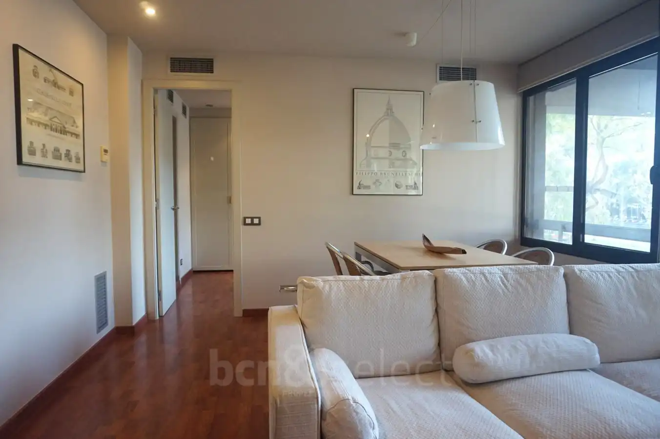 Sala d'estar de Pis en venda en Barcelona amb Aire condicionat, Calefacció i Parquet