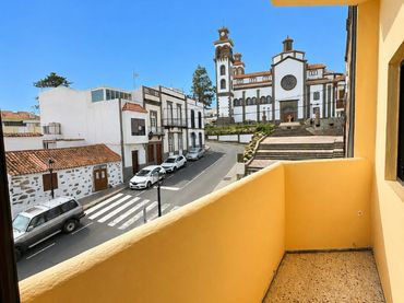 Piso con balcón en venta en Plaza de Simón Milián 5