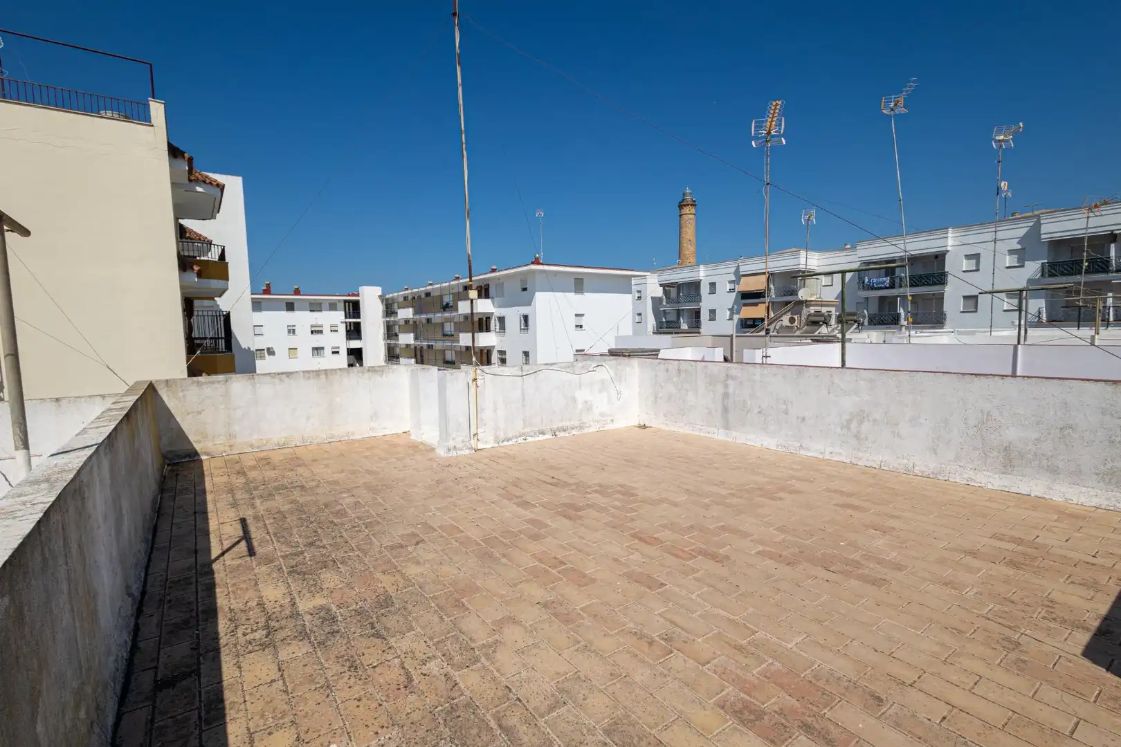 Terrassa de Casa adosada en venda en Chipiona amb Terrassa, Moblat i Balcó
