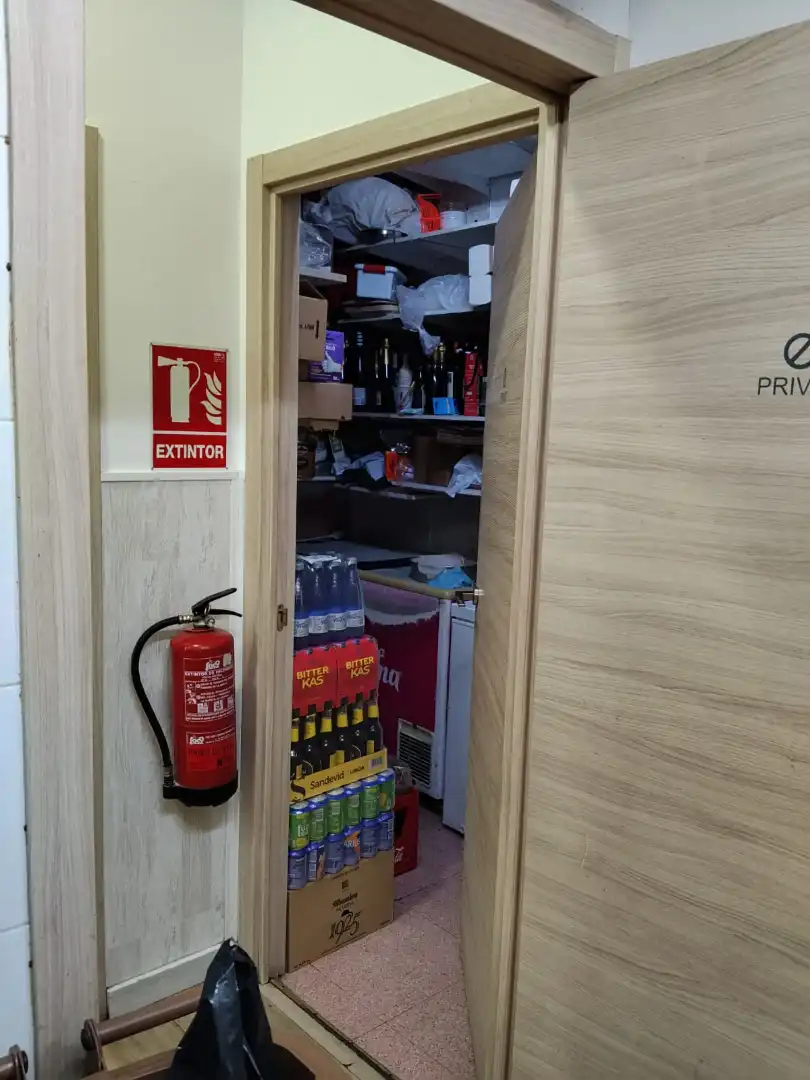 Local comercial en traspàs a Avinguda de Sant Esteve 76, imagen 13