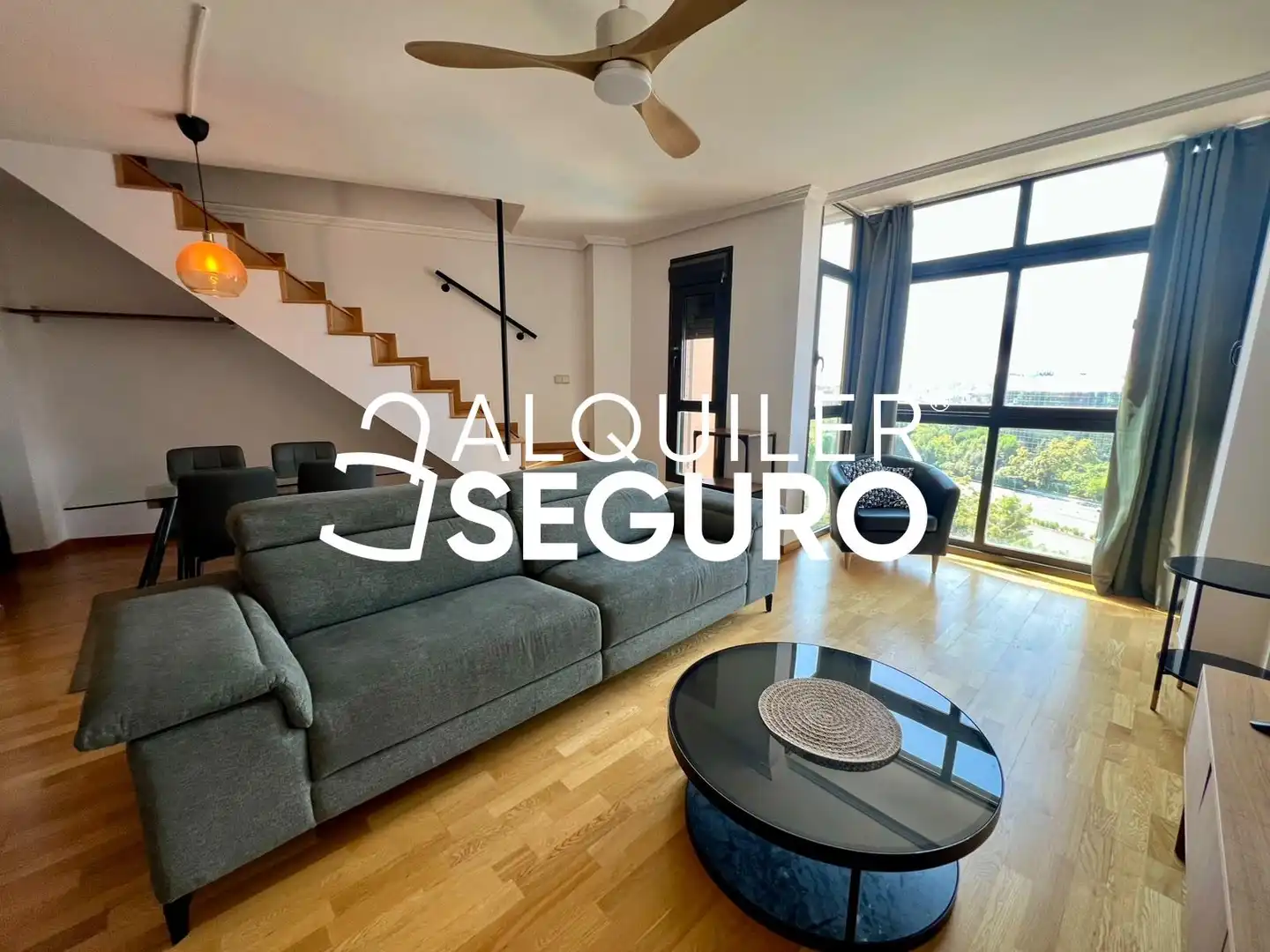 Living room of Flat for rent in Madrid  with Air Conditioner, Heating and Swimming Pool