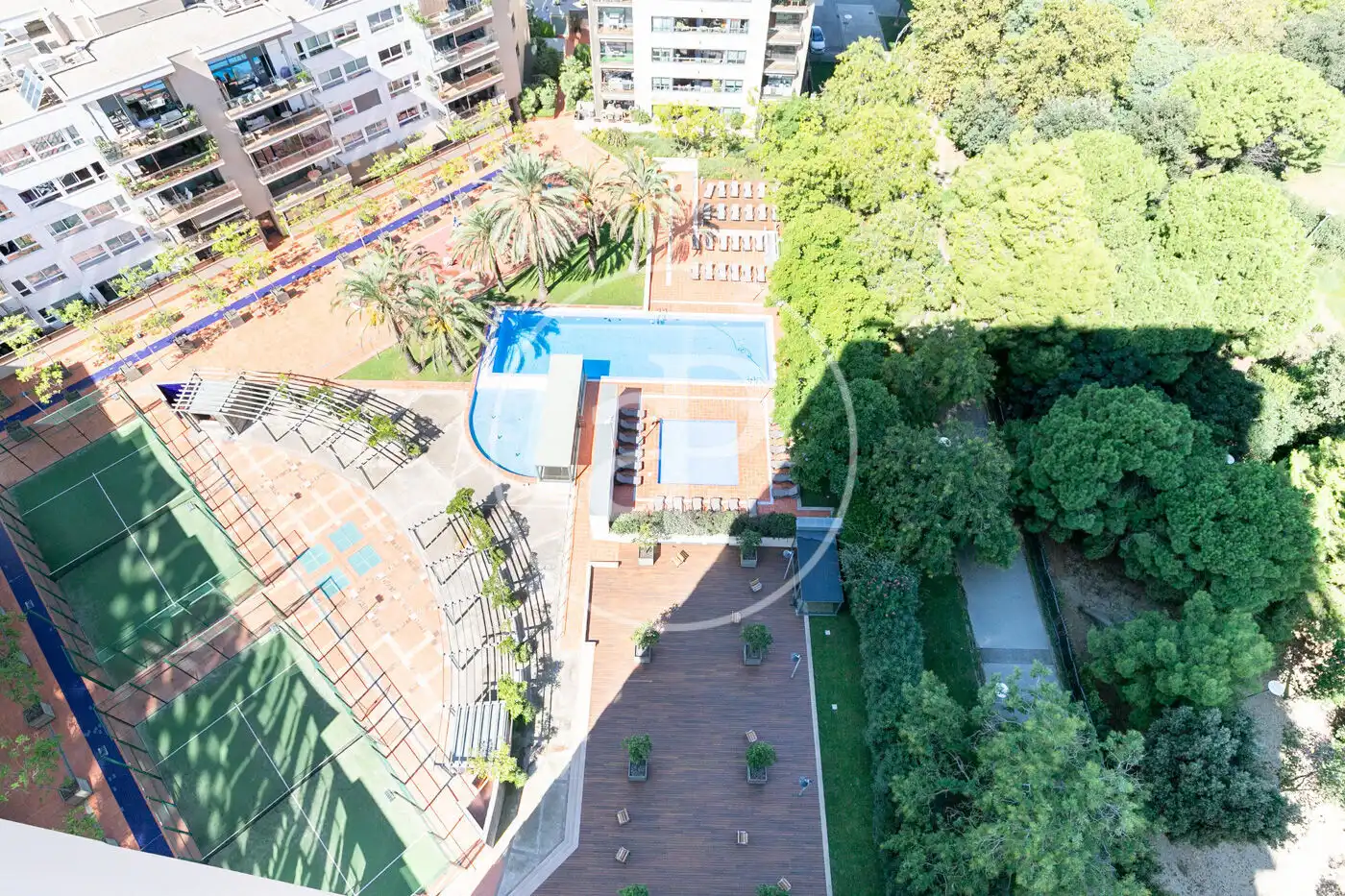 Piscina de Piso en venta en Barcelona con Aire acondicionado, Calefacción y Jardín privado
