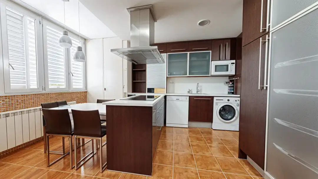 Küche von Wohnung zur Miete in Majadahonda mit Klimaanlage, Heizung und Privatgarten