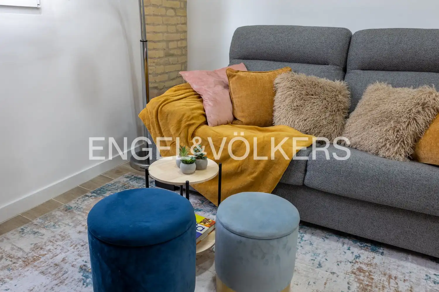 Living room of Flat for rent in Valencia  with Air Conditioner, Heating and Furnished