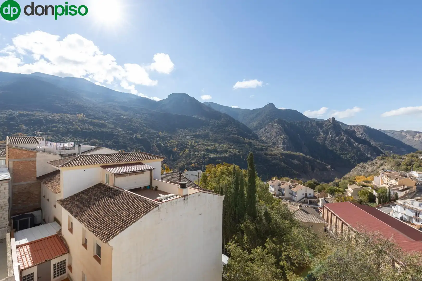 Vista exterior de Piso en venta en Güéjar Sierra con Terraza, Trastero y Balcón