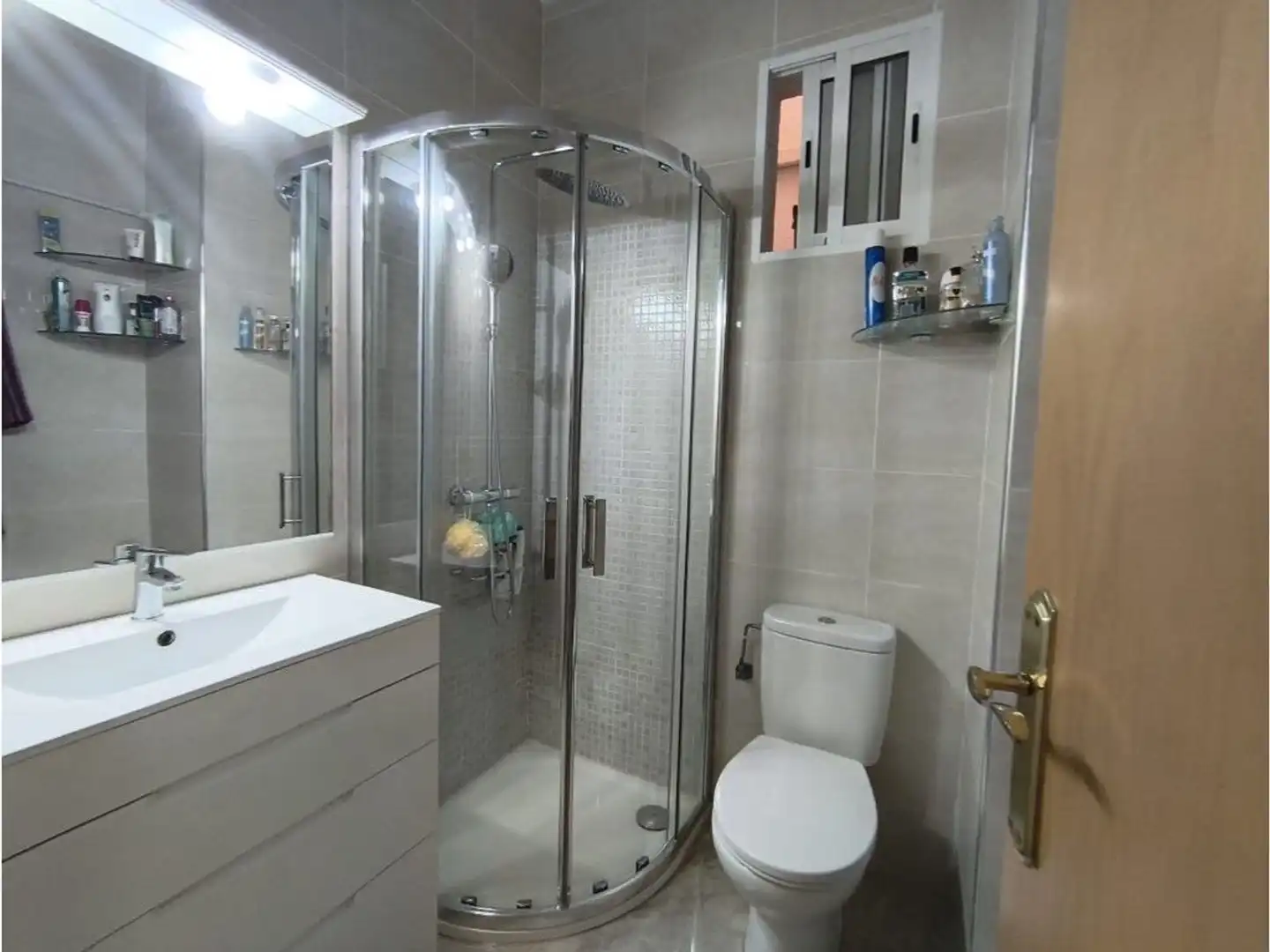 Baño de Piso en venta en Simat de la Valldigna con Aire acondicionado, Calefacción y Terraza