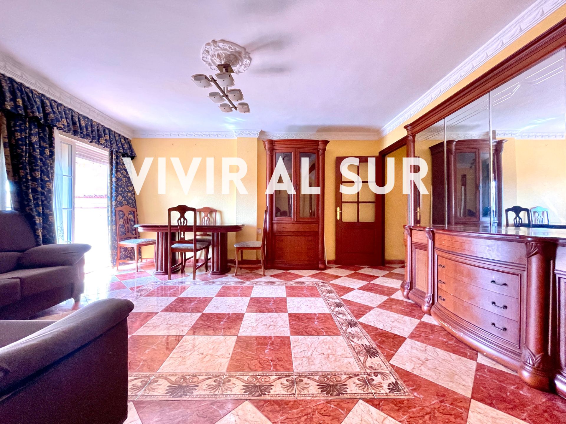 Living room of Flat for sale in Algeciras  with Furnished, Balcony and Alarm