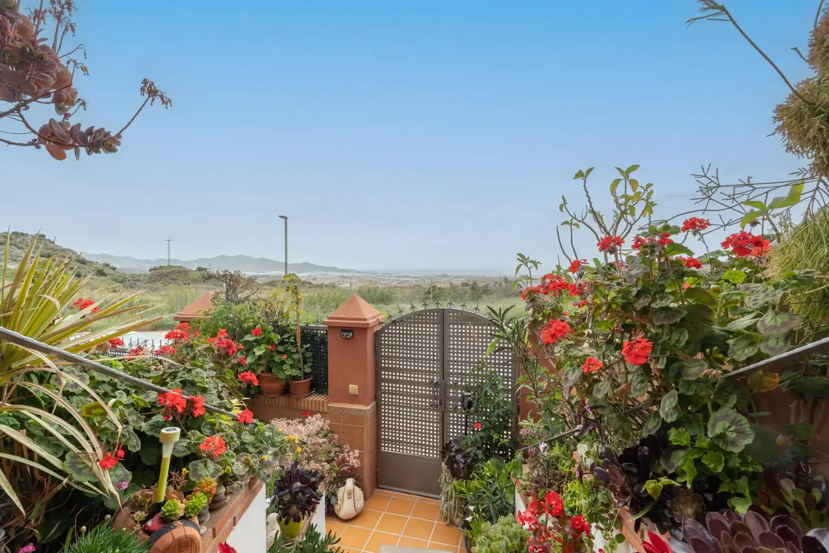 Terrassa de Casa o xalet en venda en Motril amb Aire condicionat, Jardí privat i Terrassa