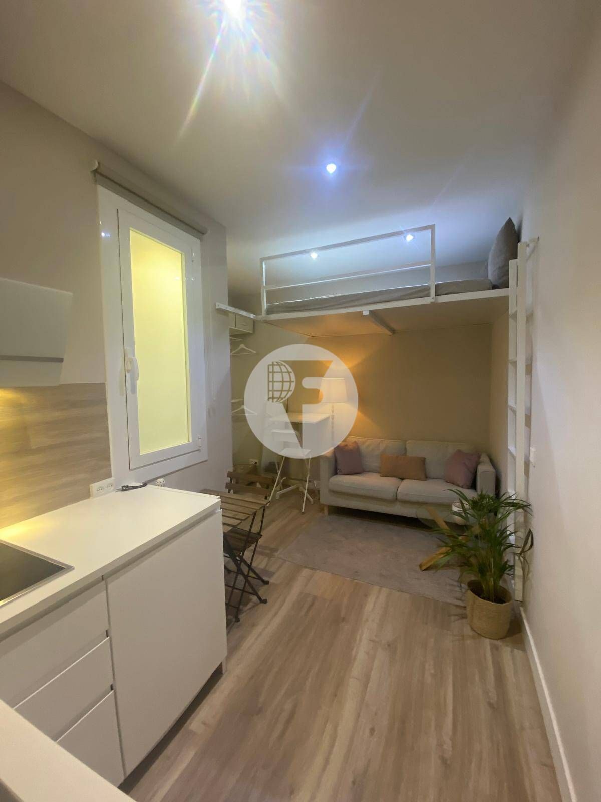 Sala d'estar de Estudi en venda en  Barcelona Capital amb Aire condicionat, Calefacció i Terrassa