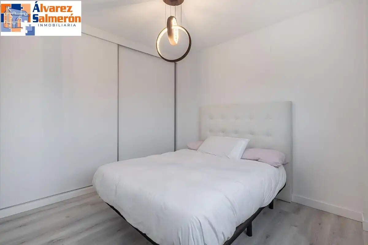 Dormitori de Casa adosada en venda en Albolote amb Jardí privat, Piscina i Alarma