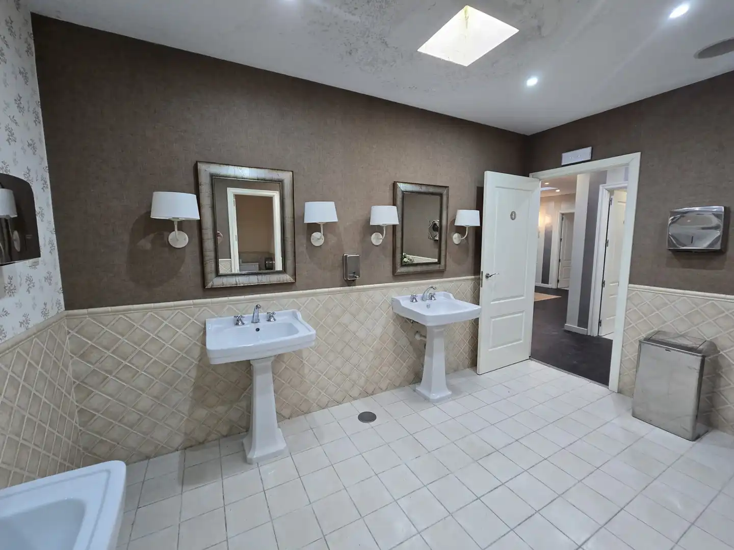 Bathroom of Buildings for sale in Esquivias  with Alarm