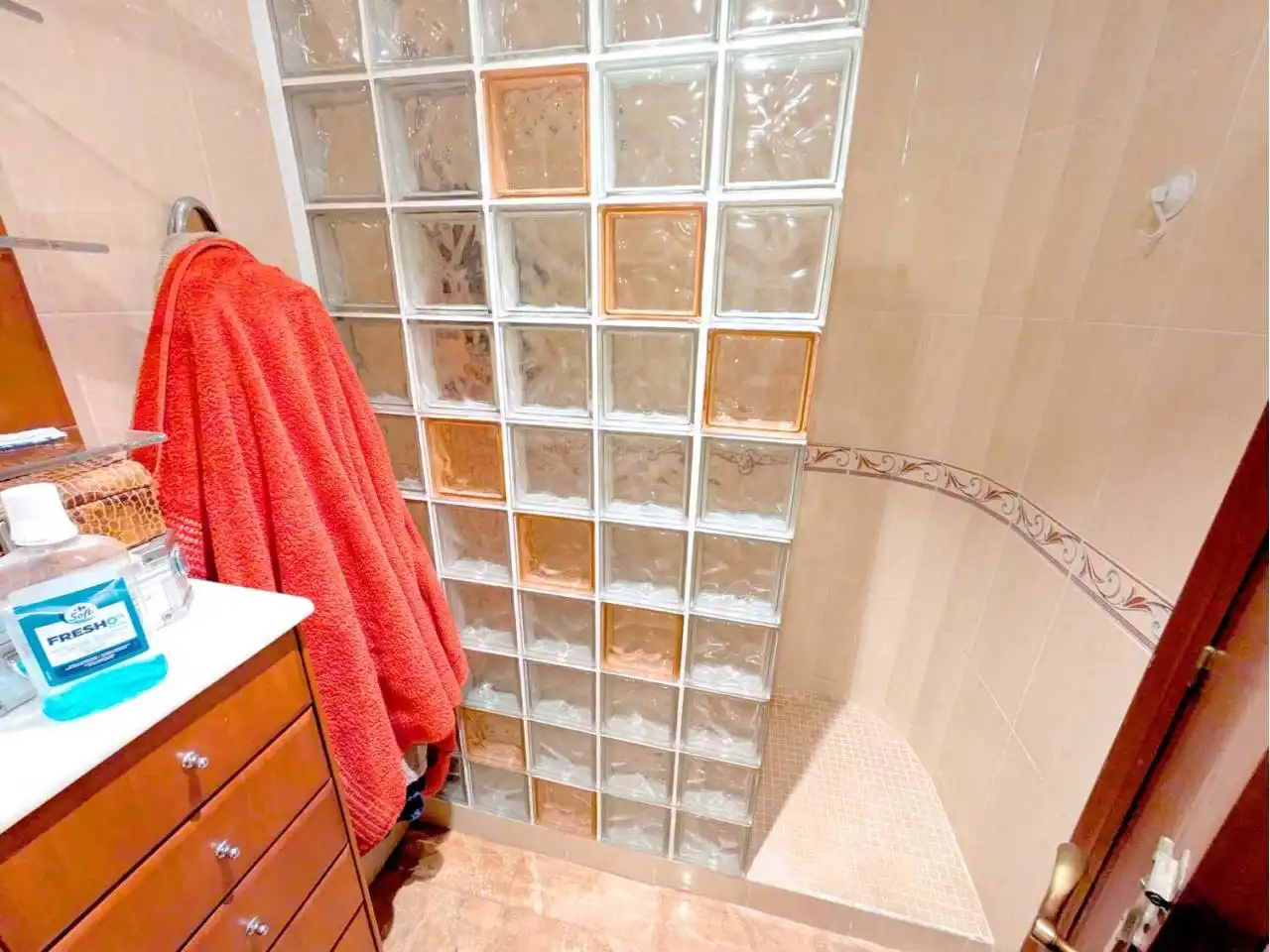Baño de Piso en venta en Plaza de Toros - Avenida Chapí - Trinquete  
