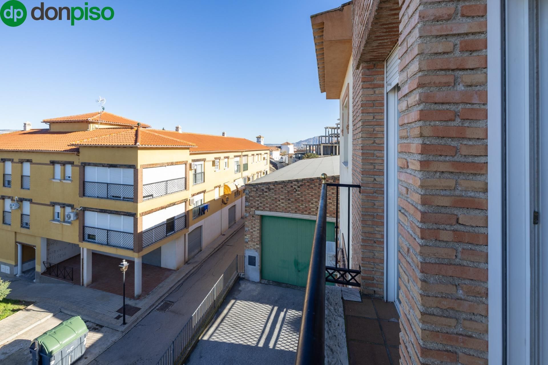 Vista exterior de Pis en venda en Láchar amb Balcó