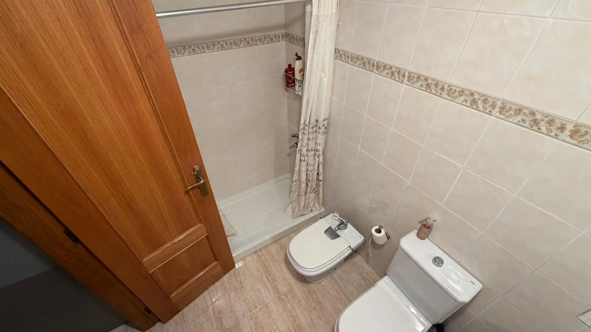 Baño de Apartamento en venta en Castellón de la Plana / Castelló de la Plana con Terraza, Trastero y Amueblado