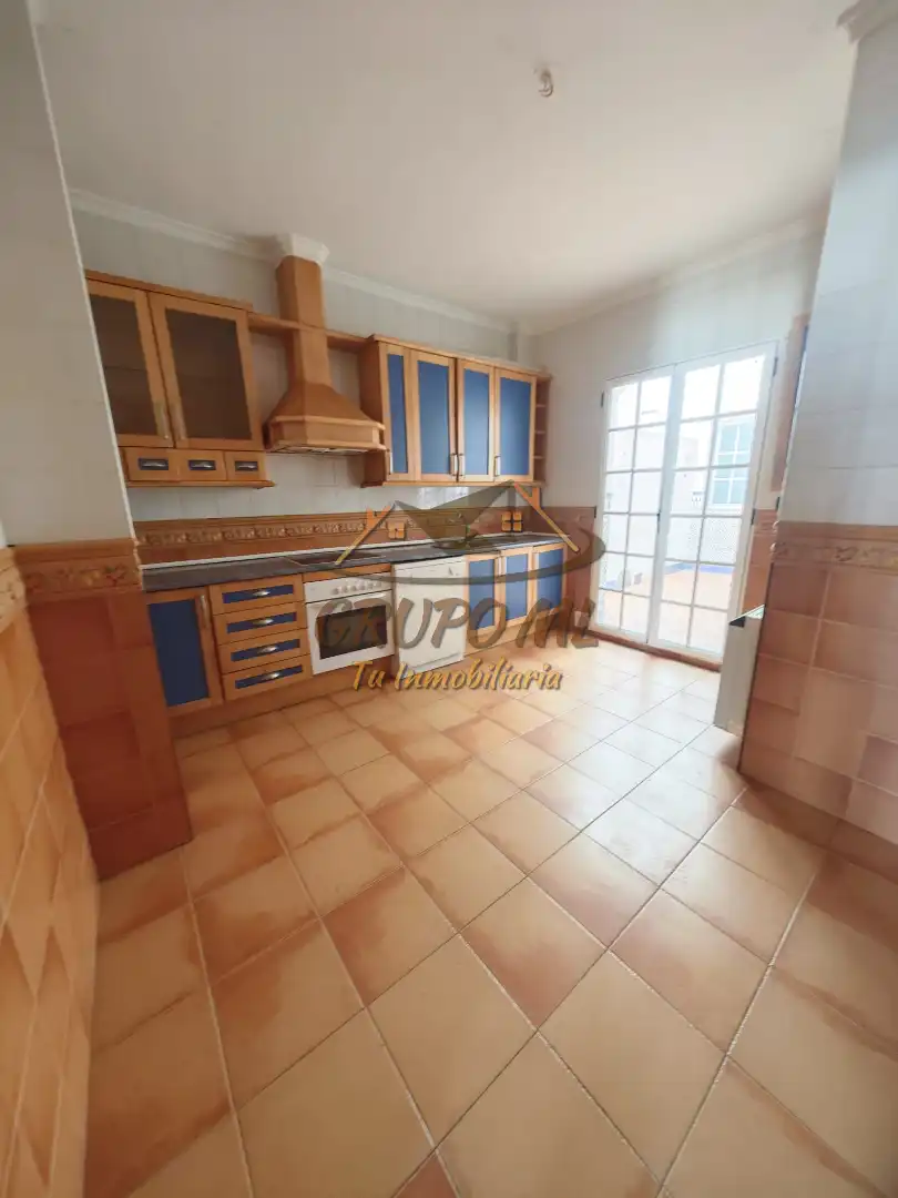Cocina de Piso en venta en Navas de San Juan con Calefacción, Terraza y Horno