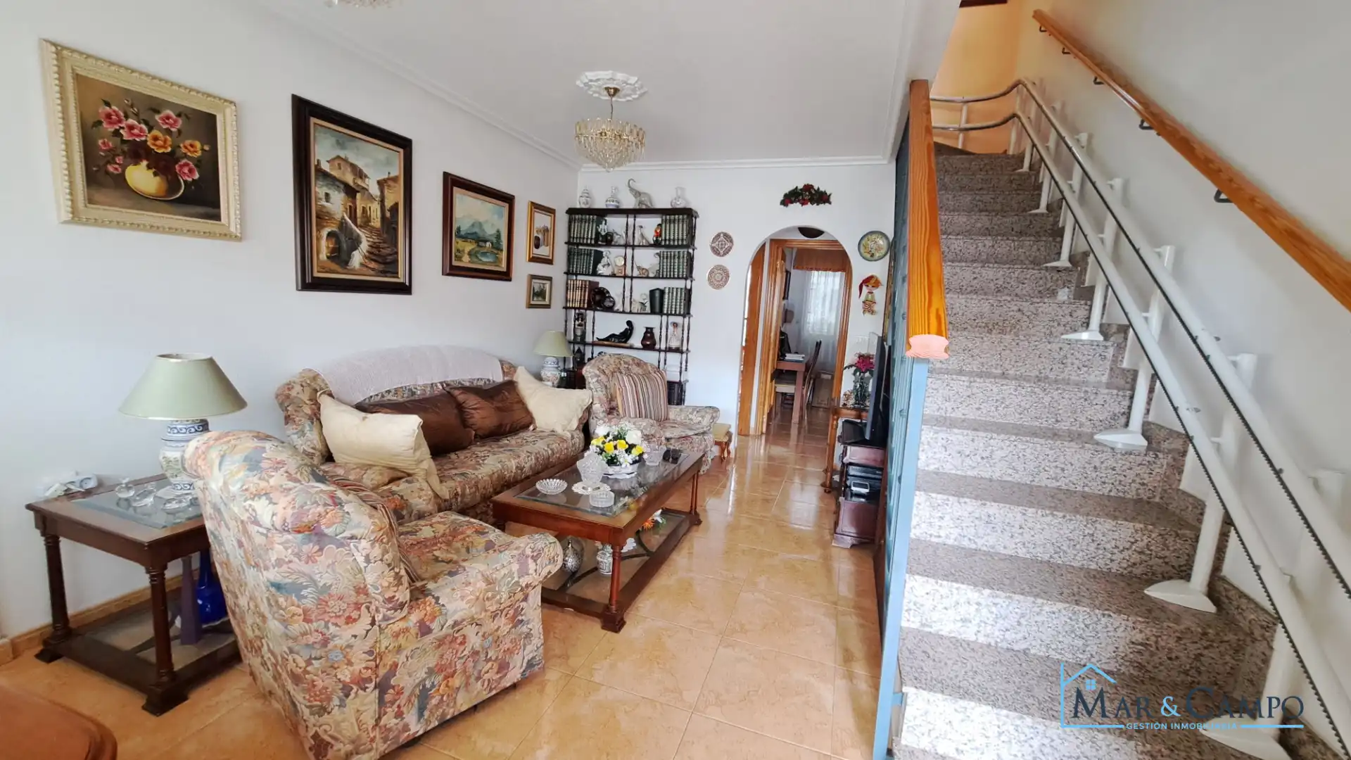 Sala d'estar de Casa adosada en venda en San Javier amb Aire condicionat, Jardí privat i Moblat