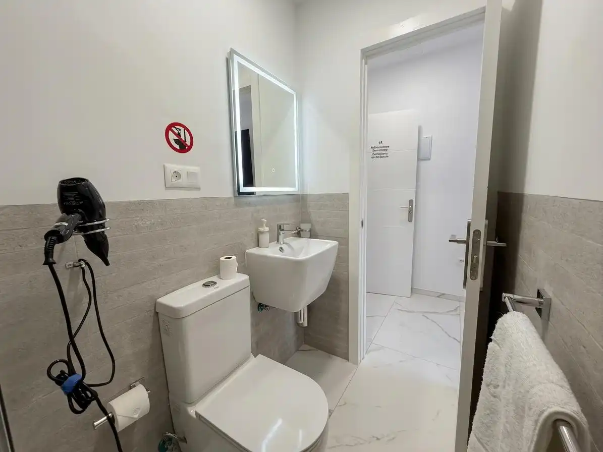 Bany de Casa o xalet en venda en Guía de Isora amb Aire condicionat, Terrassa i Moblat