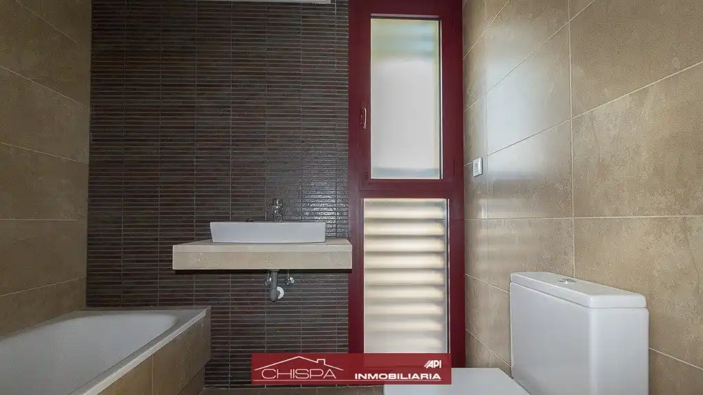 Baño de Piso de alquiler en Náquera con Piscina comunitaria