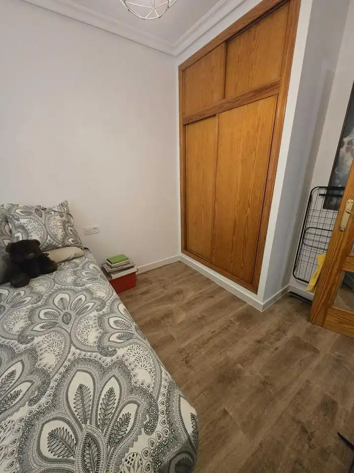 Bedroom of Flat for sale in Torrevieja  with Furnished