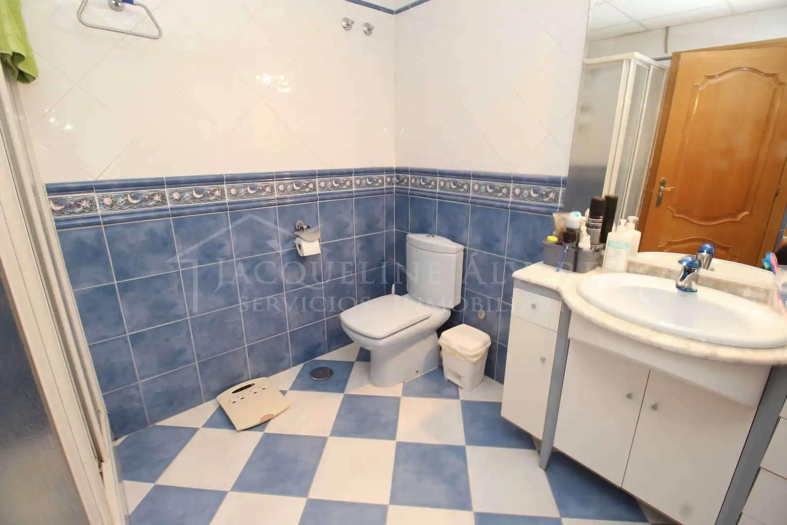 Bany de Casa o xalet en venda en Yeles amb Calefacció, Jardí privat i Piscina