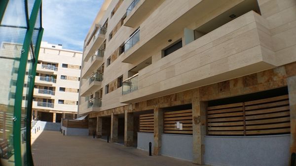Vista exterior de Pis de lloguer en Mairena del Aljarafe amb Aire condicionat, Terrassa i Traster