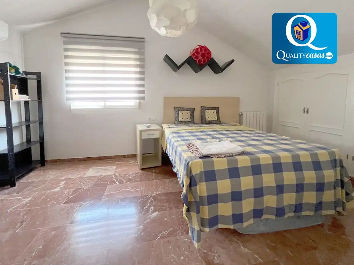 Dormitori de Casa o xalet en venda en Alicante / Alacant amb Aire condicionat, Calefacció i Terrassa