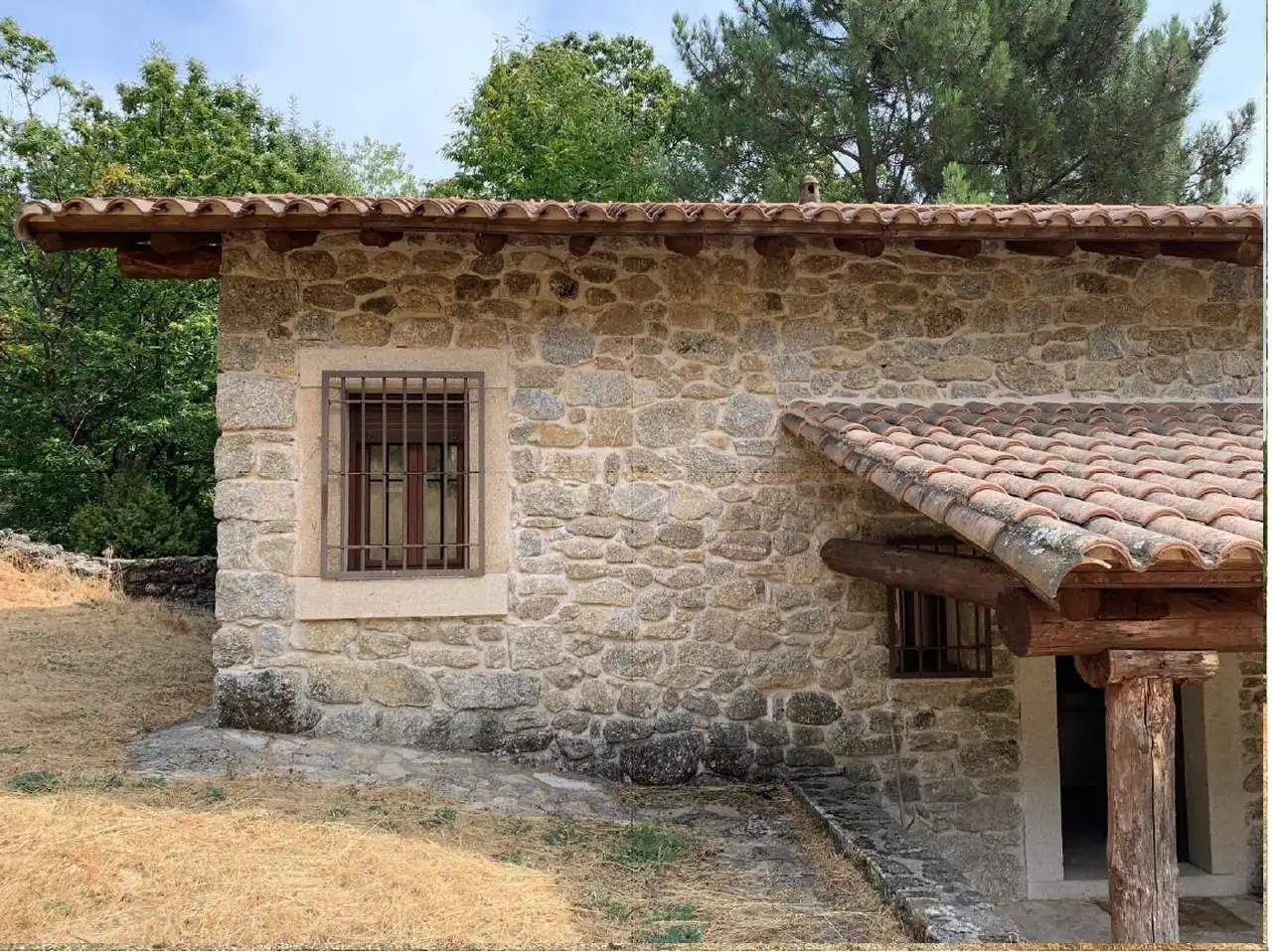 Exterior view of Country homes for sale in Guisando  with Heating