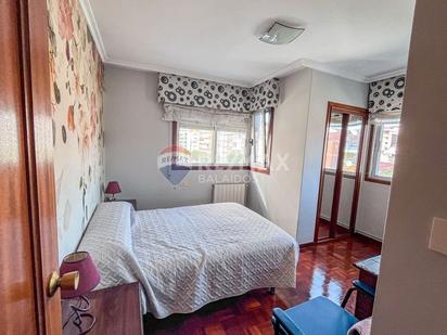 Dormitori de Pis en venda en Vigo  amb Calefacció, Parquet i Traster