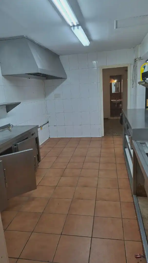 Cocina de Local de alquiler en Castelldefels con Aire acondicionado