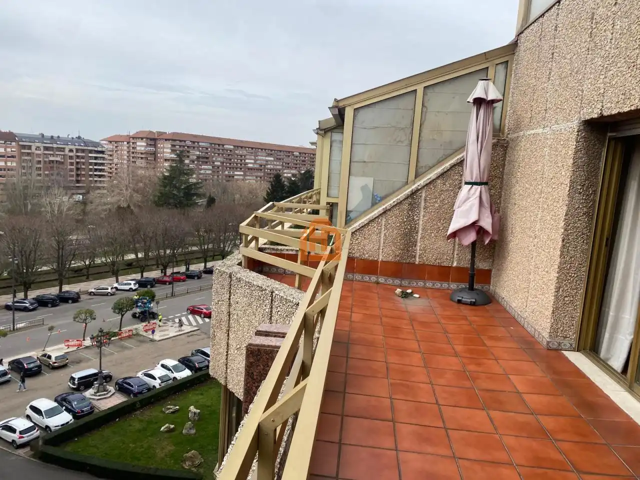 Terrassa de Àtic en venda en León Capital  amb Calefacció, Parquet i Terrassa