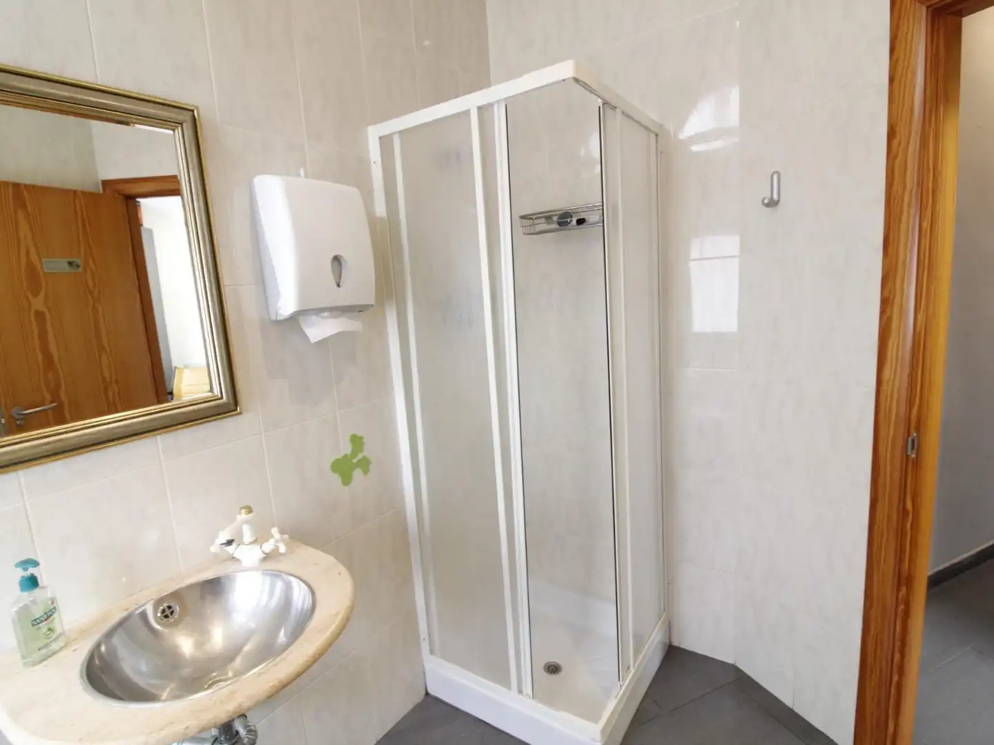 Bathroom of Commercial properties for sale in Vandellòs i l'Hospitalet de l'Infant  with Air Conditioner and Furnished