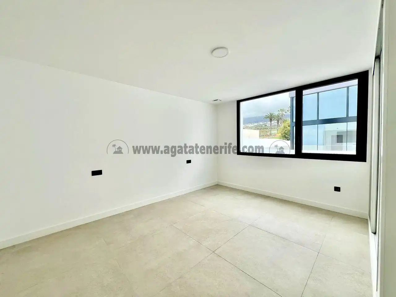 Bedroom of Houses for sale in Los Realejos  with Terrace, Swimming Pool and Balcony