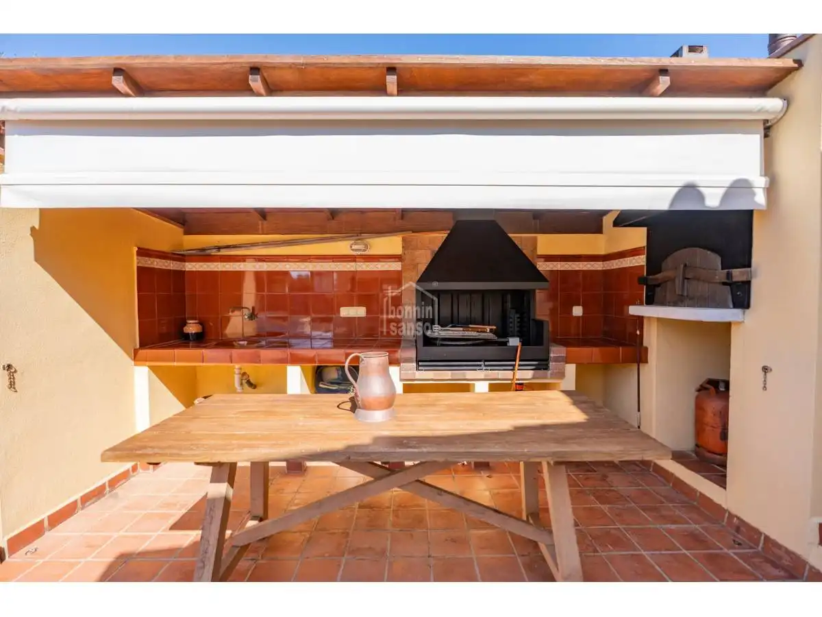 Cuina de Casa o xalet en venda en Es Castell amb Calefacció, Jardí privat i Terrassa
