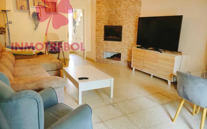 Living room of Single-family semi-detached for sale in Bormujos  with Air Conditioner, Oven and Community pool