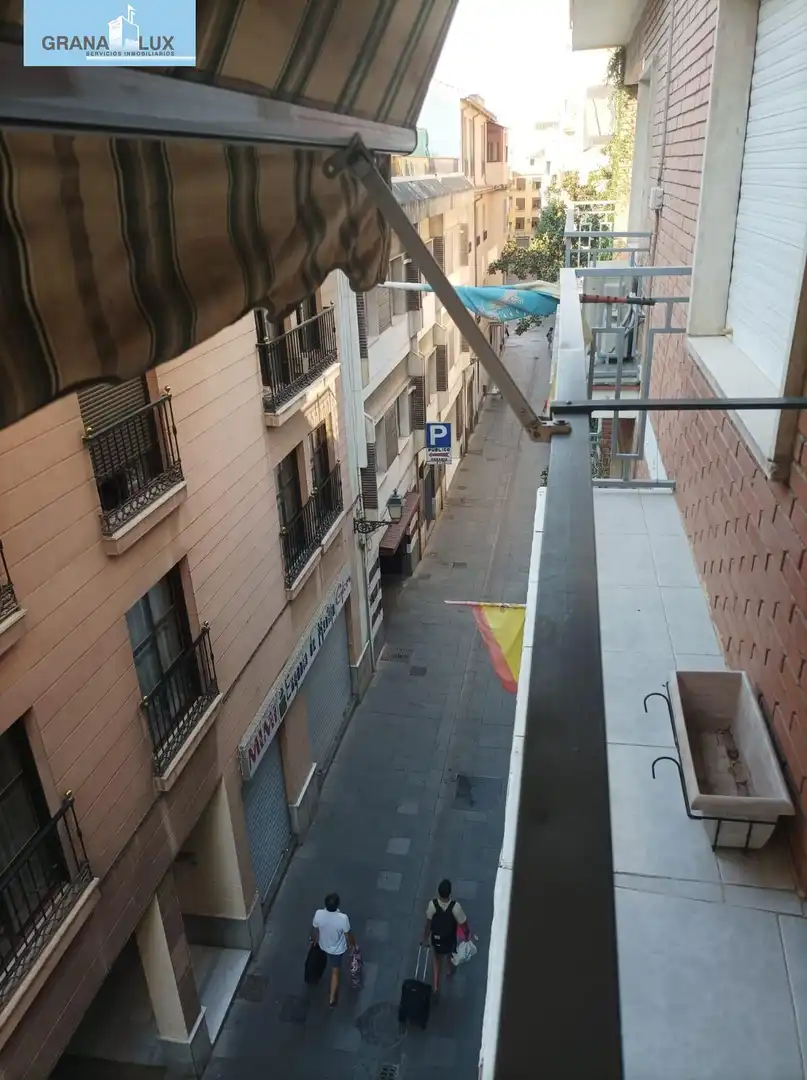Flat for rent in Calle de Buensuceso, Centro - Sagrario