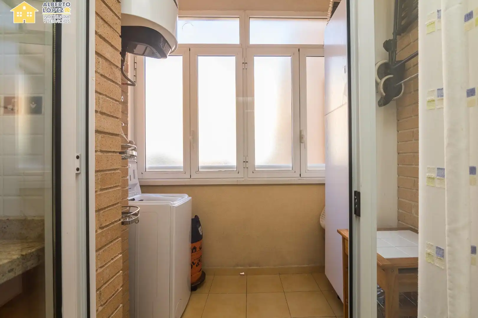 Terraza de Apartamento en venta en Alicante / Alacant con Aire acondicionado, Calefacción y Piscina comunitaria