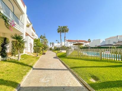 Außenansicht von Einfamilien-Reihenhaus zum verkauf in Rota mit Klimaanlage und Terrasse