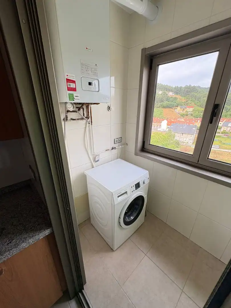 Bathroom of Flat for rent in Culleredo  with Heating, Parquet flooring and Furnished