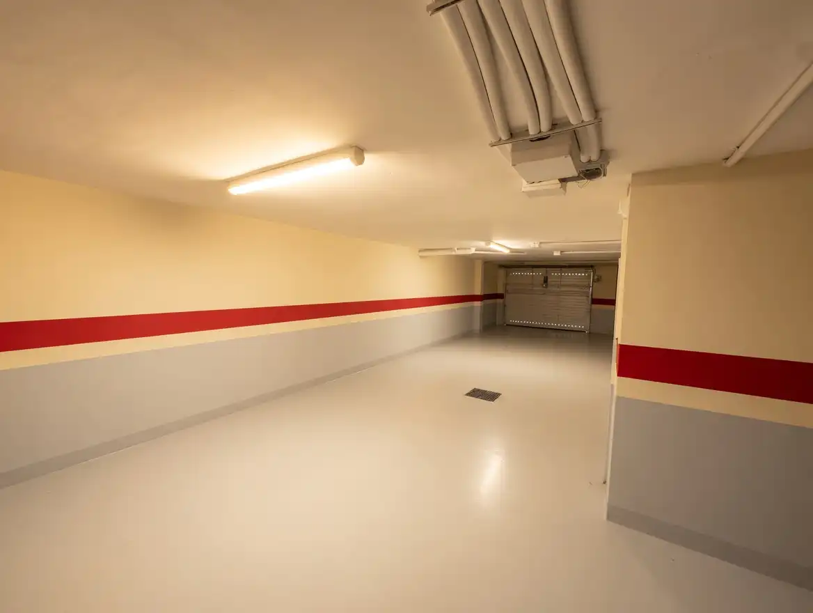Parking de Casa adosada en venta en Sant Joan Despí con Aire acondicionado, Calefacción y Jardín privado