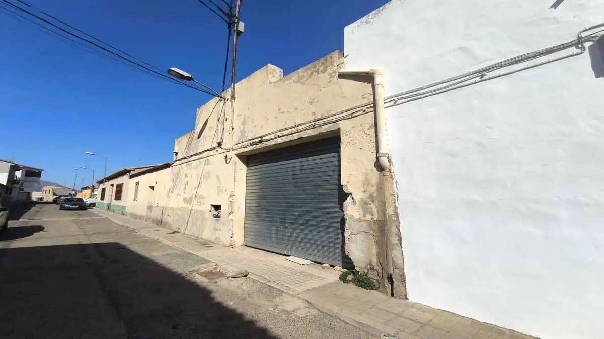 Industrial building for sale in PEGO 12
