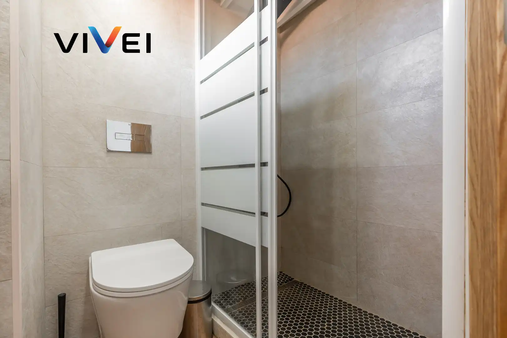 Baño de Ático en venta en Madrid con Calefacción y Terraza