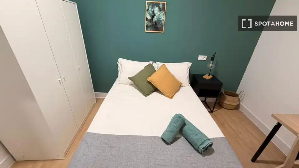Room in Embajadores - Lavapiés