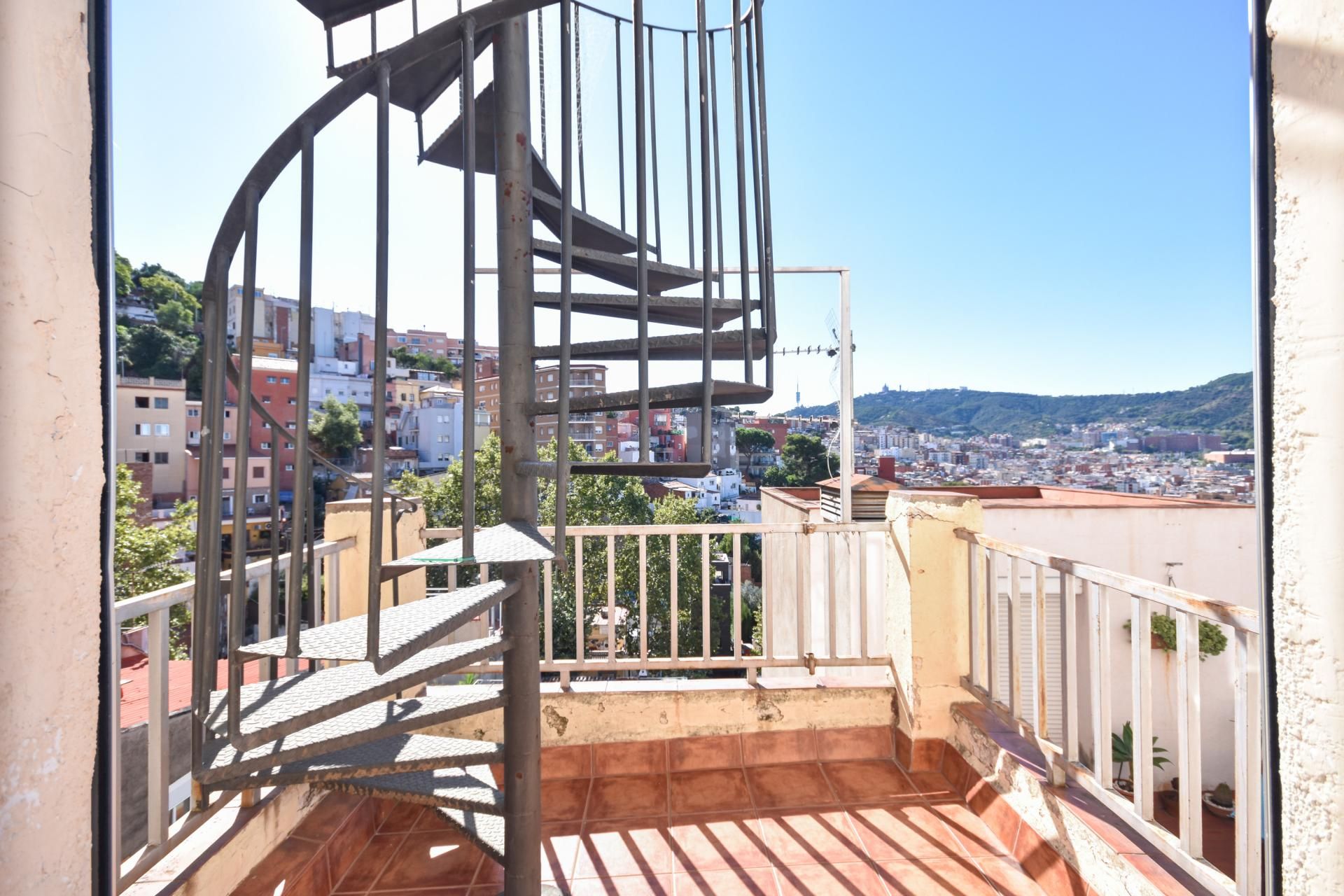 Dormitori de Casa o xalet en venda en  Barcelona Capital amb Jardí privat