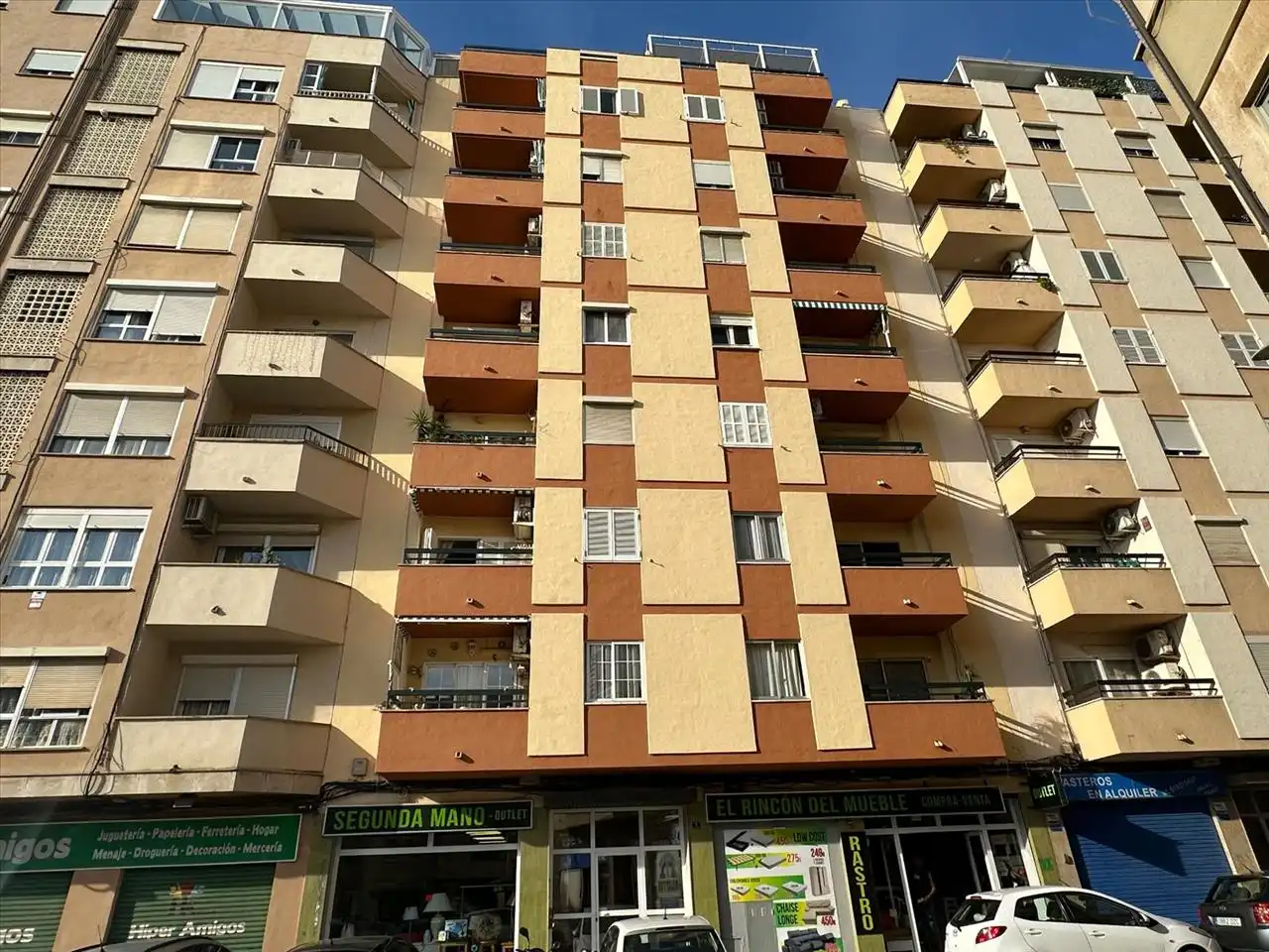 Außenansicht von Wohnung zum Verkauf in  Palma de Mallorca mit Balkon