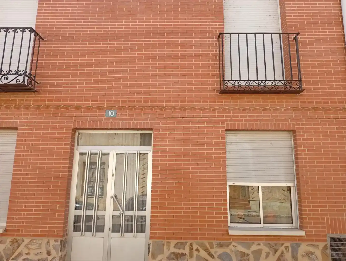 Vista exterior de Casa adosada en venda en Castromocho amb Balcó