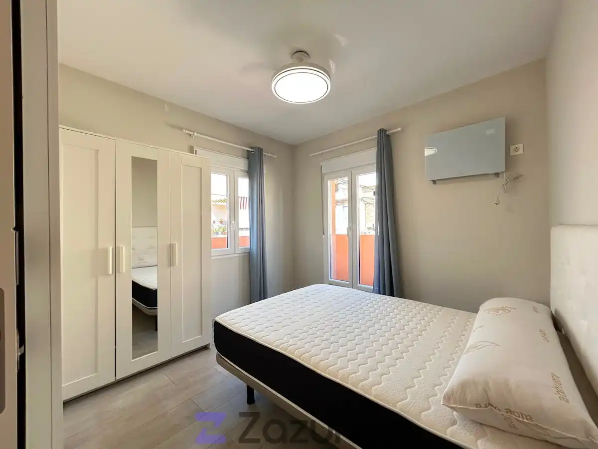 Habitación de Ático de alquiler en Granada con Aire acondicionado, Calefacción y Terraza