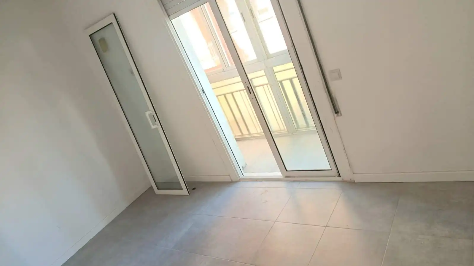 Piso con terraza en venta en Carrer de Josep Aparici 263, imagen 3