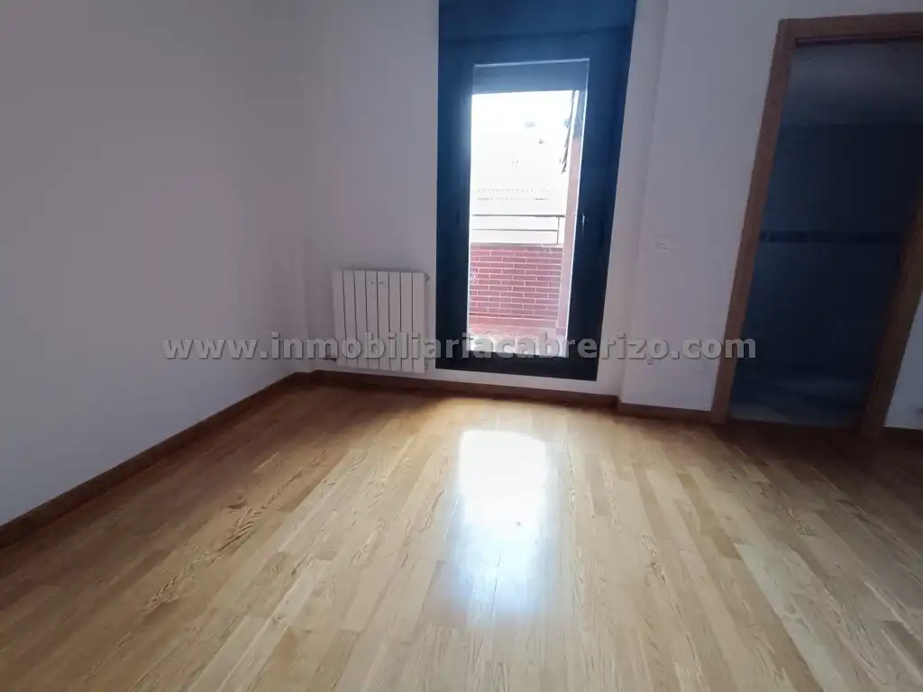 Habitación de Ático en venta en Villamediana de Iregua con Calefacción, Parquet y Terraza