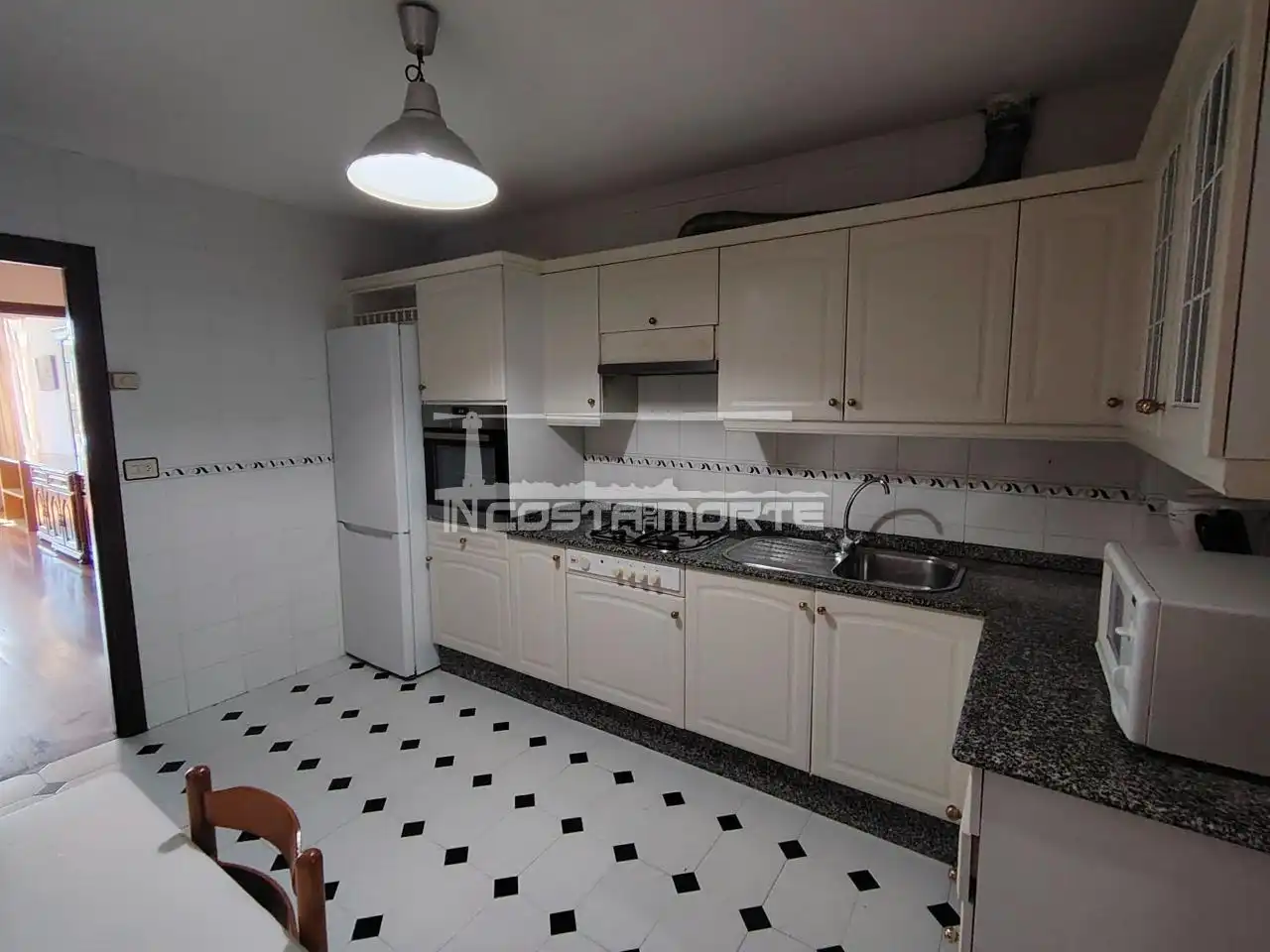 Cocina de Piso en venta en Cee con Calefacción, Trastero y Amueblado