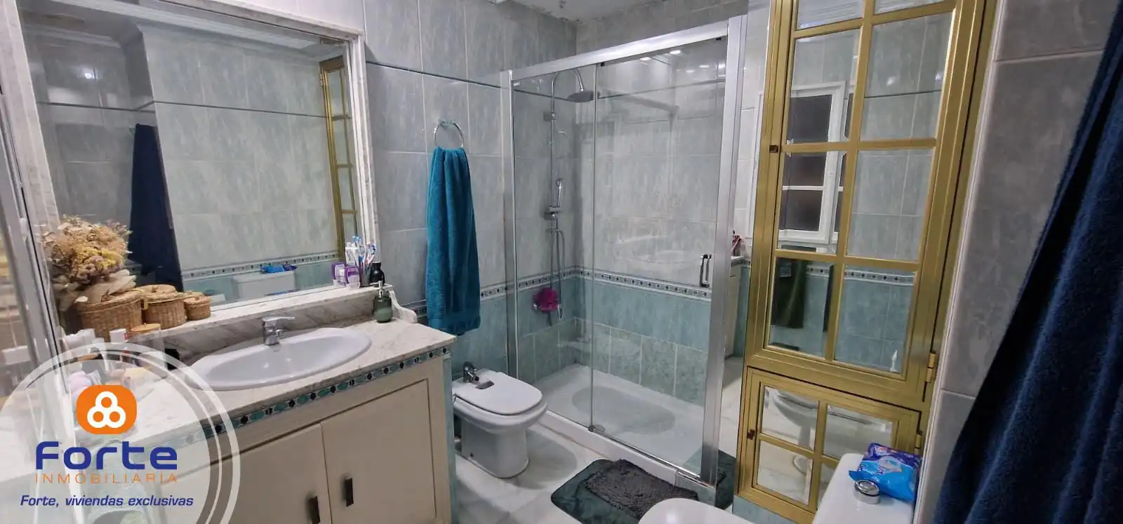 Bathroom of Flat for sale in Córdoba  with Air Conditioner